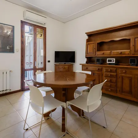 Santa Croce's Vintage By Mmega