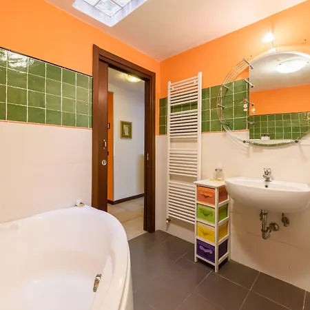 Santa Croce's Vintage By Mmega